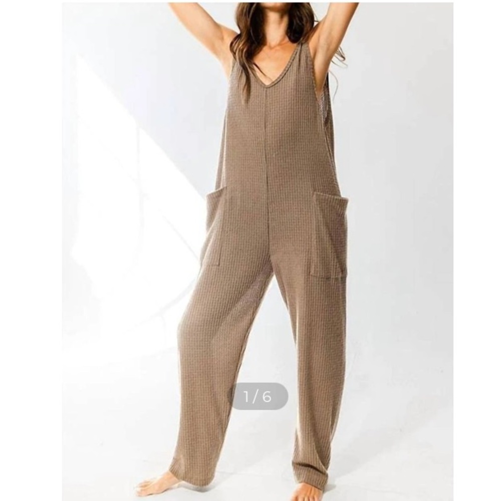 Women’s Bucketlist - Tank Textured Knit Jumpsuit With Pockets Oversized M/L
